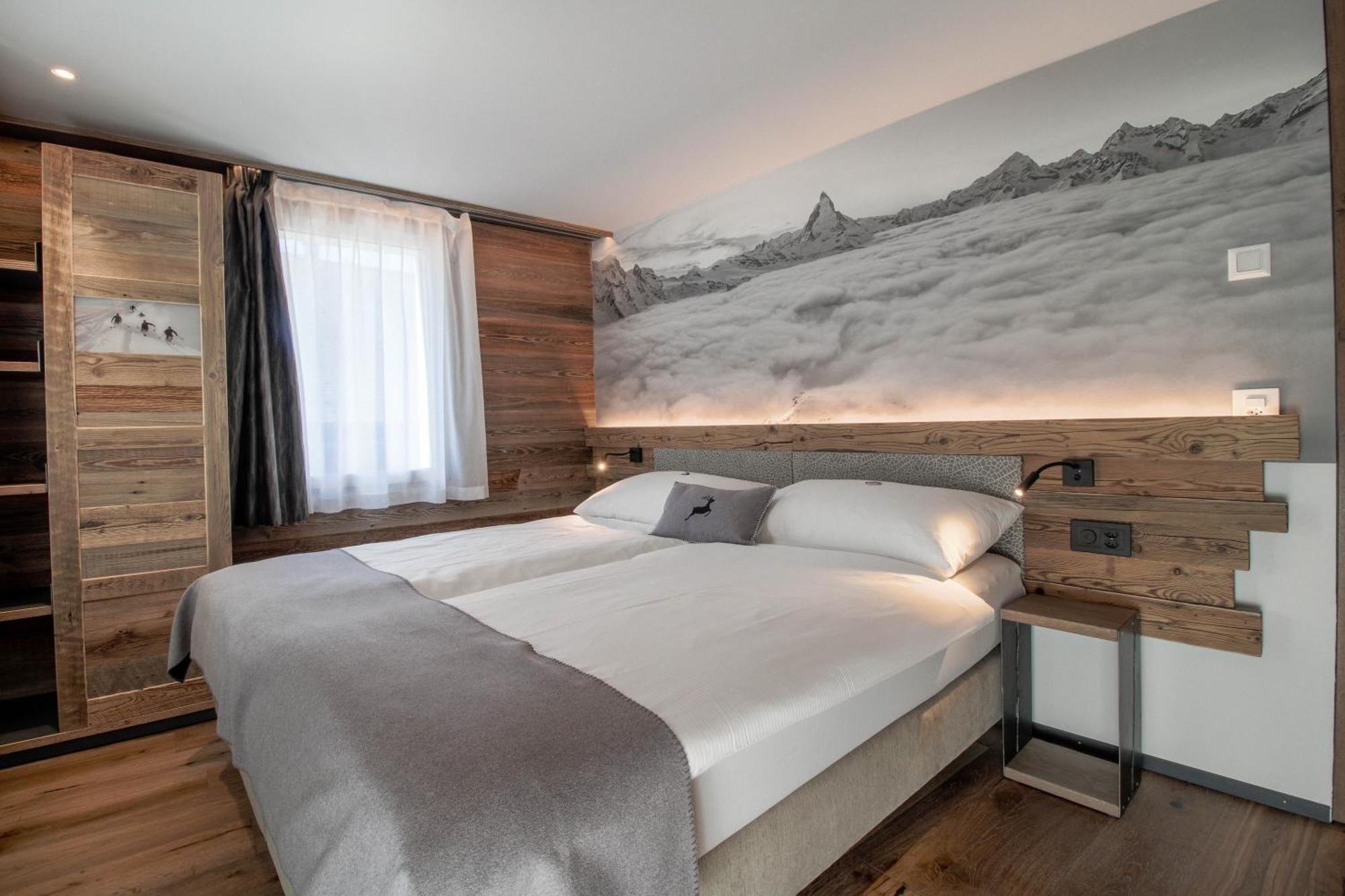 Alpine Lodge Zermatt Bagian luar foto